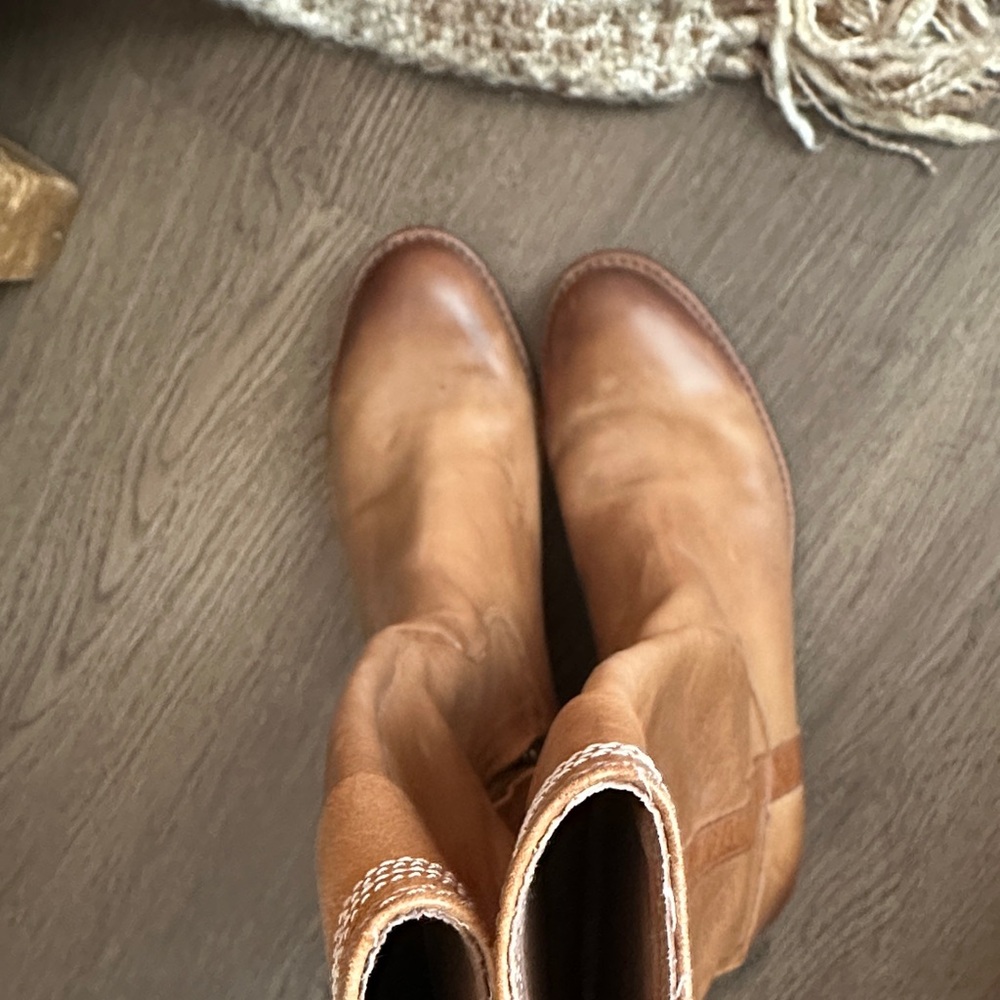 Donald J. Pliner Tan Leather Boots - Picture 7 of 8